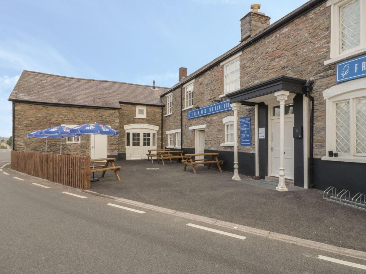 The Blue Lion Hotel Cynwyd Exterior photo
